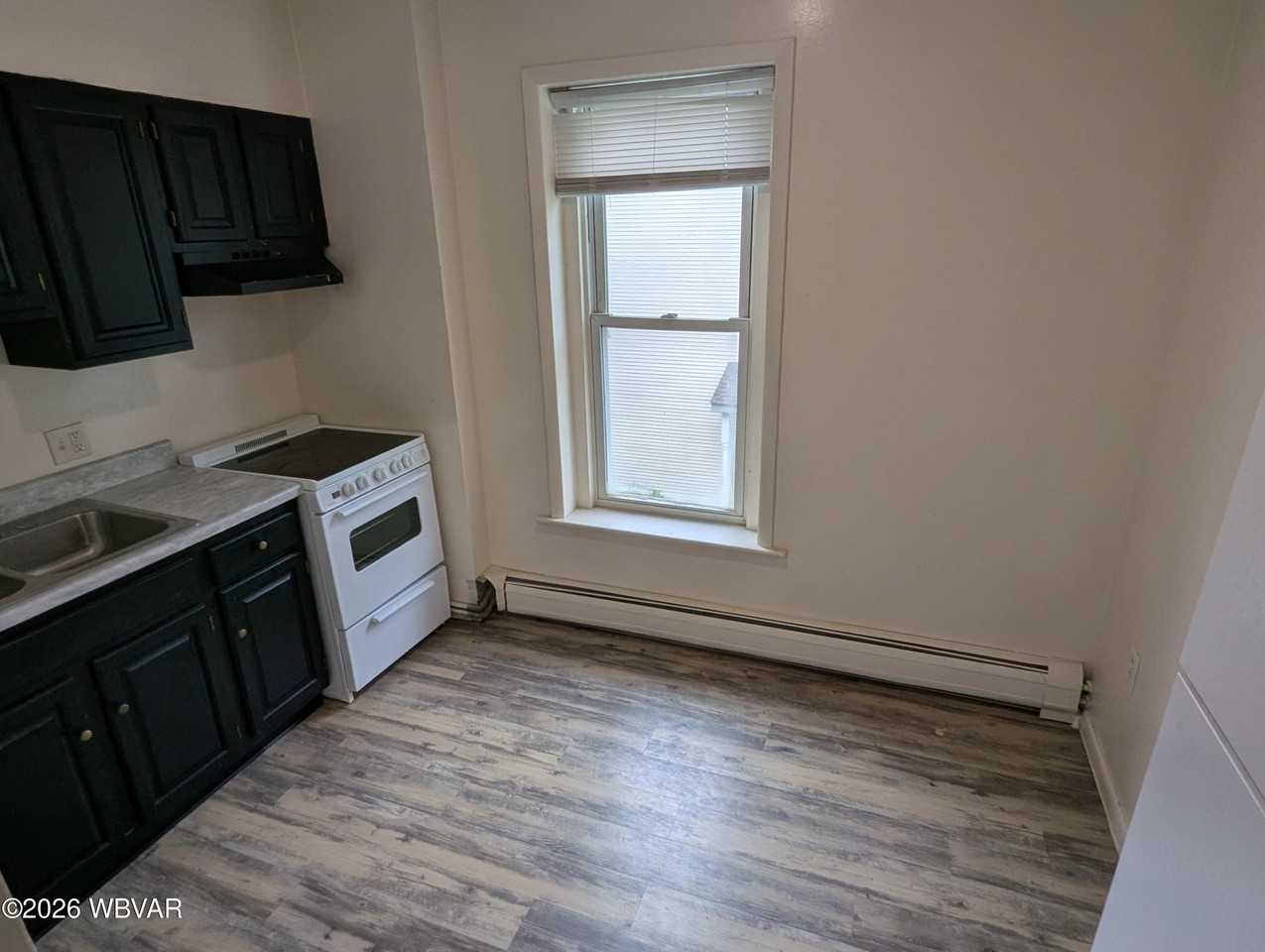 733 Grace St #4 - Photo 4 of 12