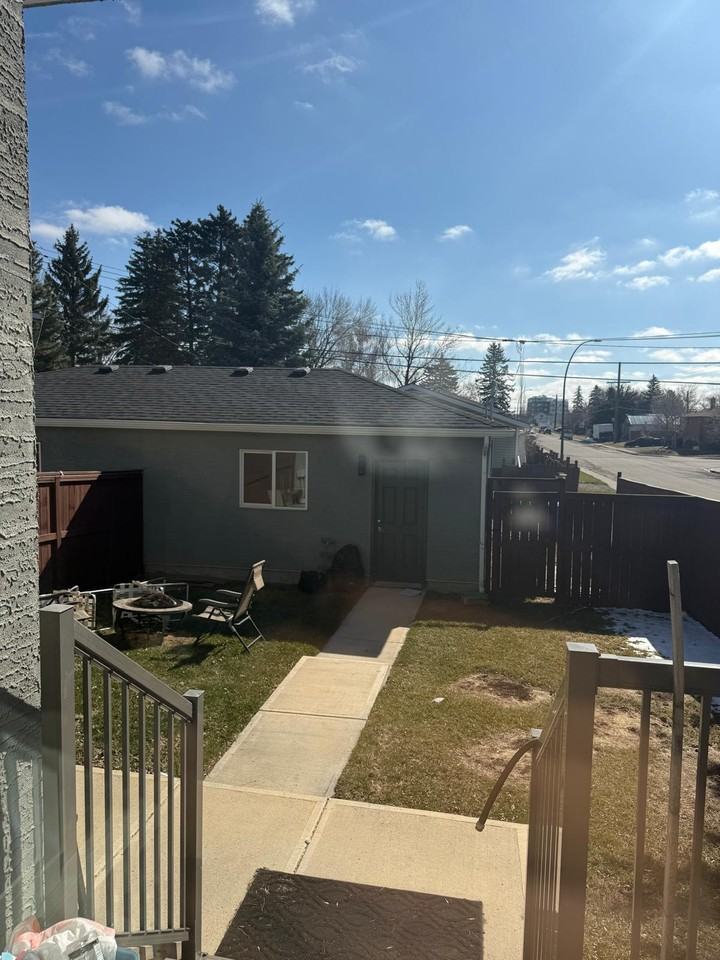 2170 74 Ave SE - Photo 2 of 20