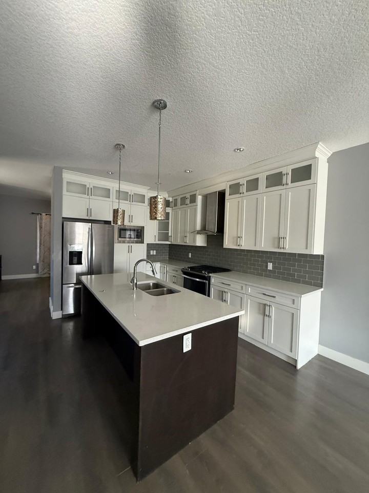 2170 74 Ave SE - Photo 5 of 20