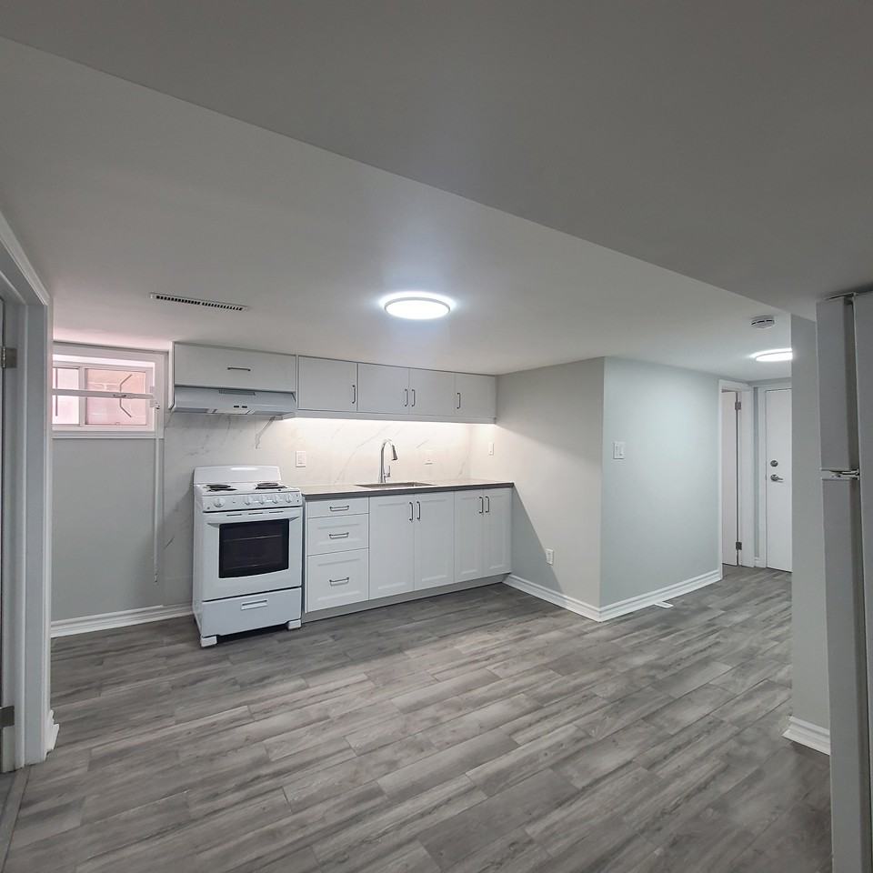 238 Strathmore Blvd - Photo 3 of 8