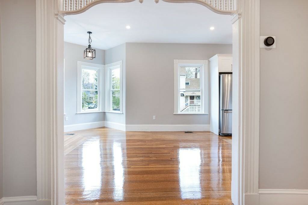 55 Lyndhurst St #1