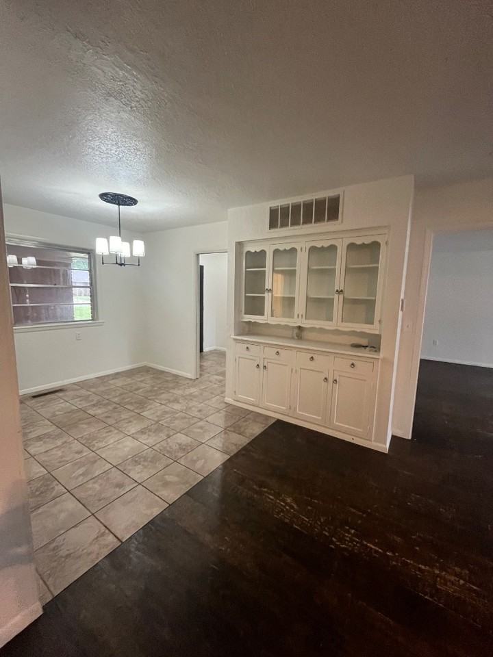 1203 N 13th St - Photo 6 of 20