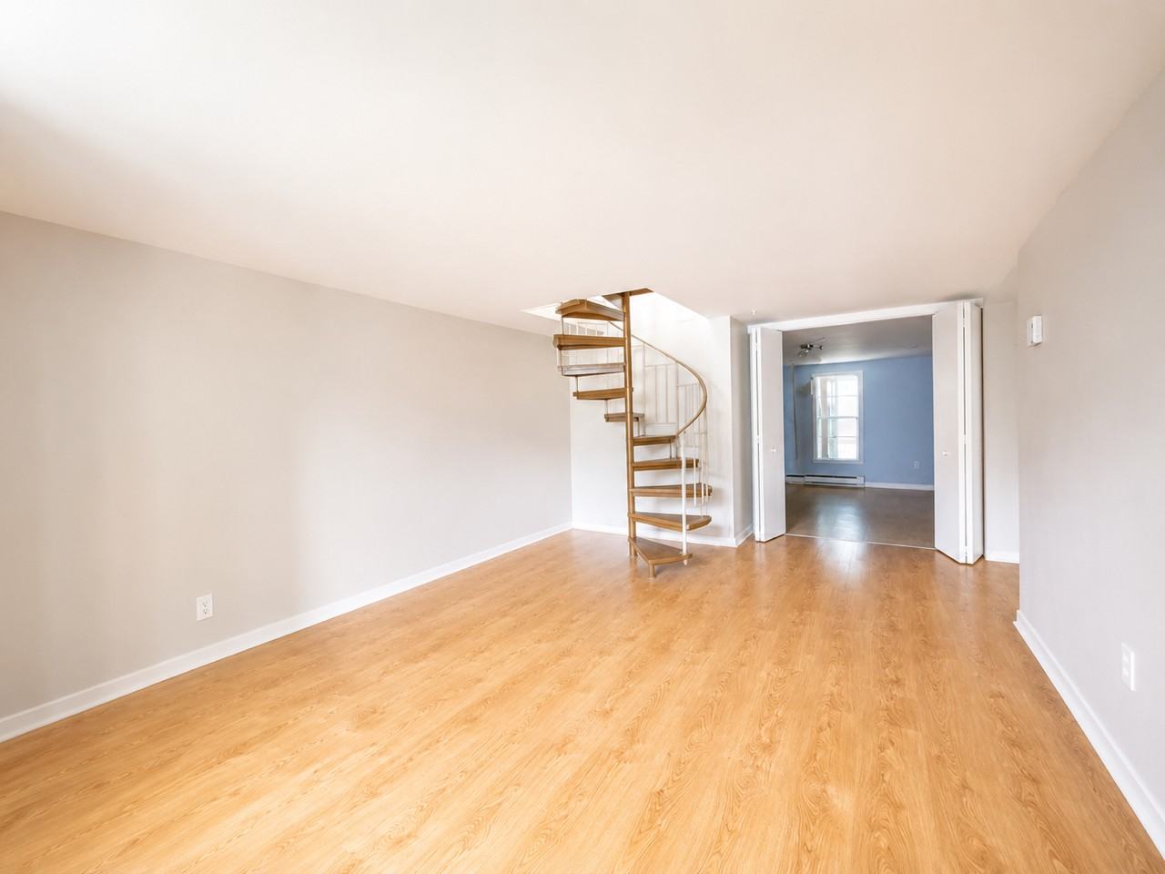 1815 Rue Denonville - Photo 3 of 11