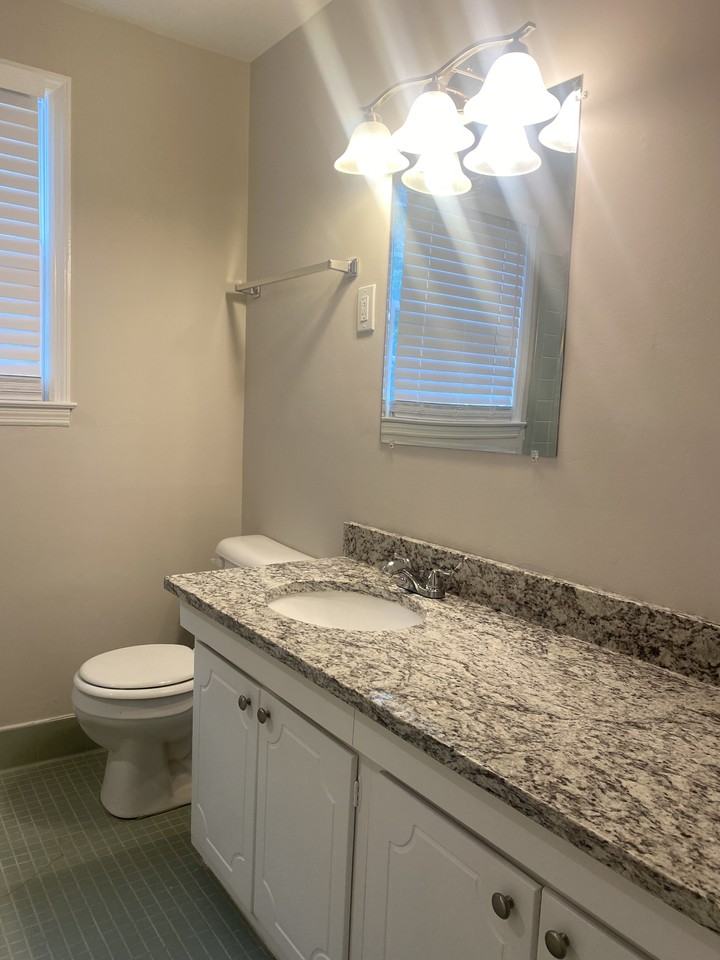 8934 Jefferson St #4A - Photo 7 of 12