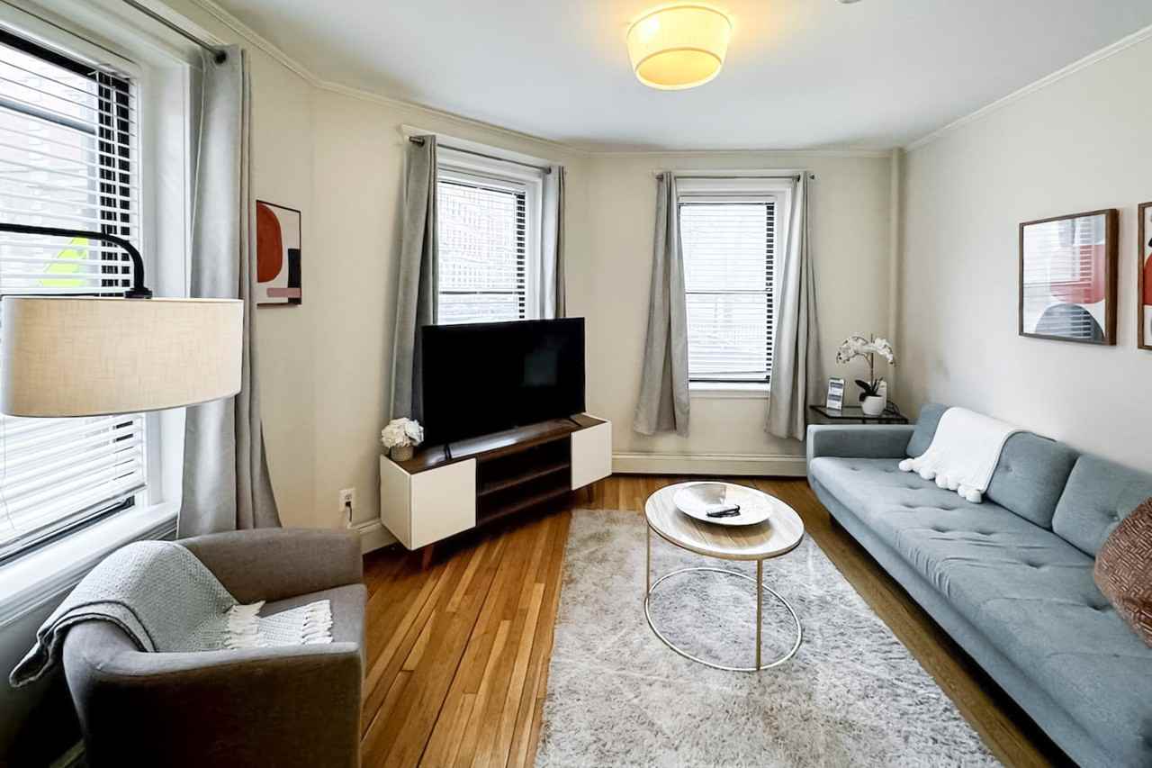 16 Saint George St #1238075P - Photo 2 of 8