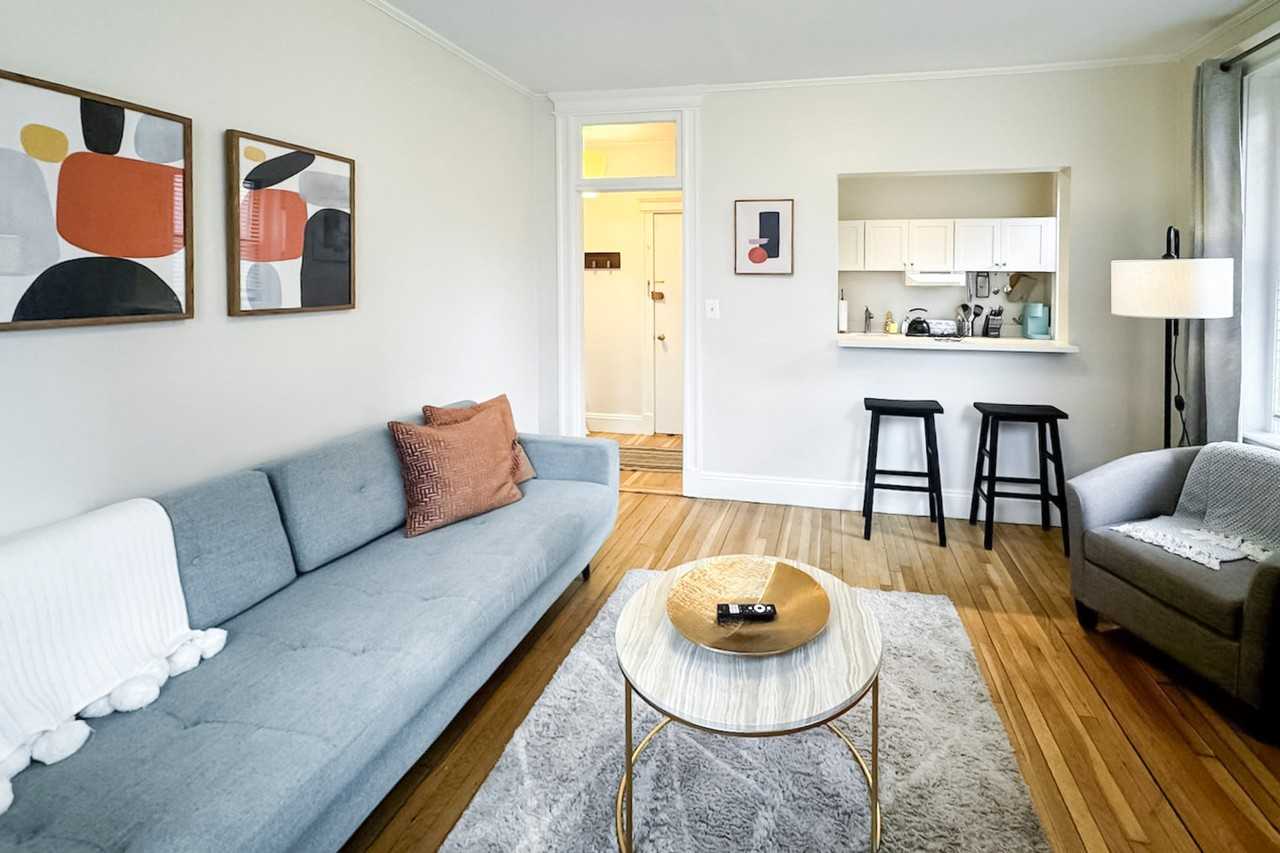 16 Saint George St #1238075P - Photo 3 of 8