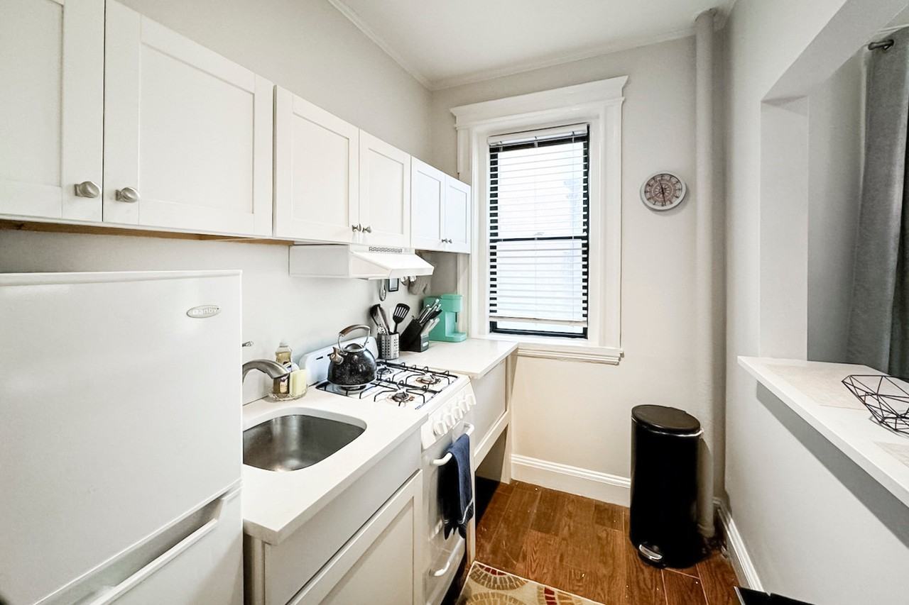 16 Saint George St #1238075P - Photo 4 of 8