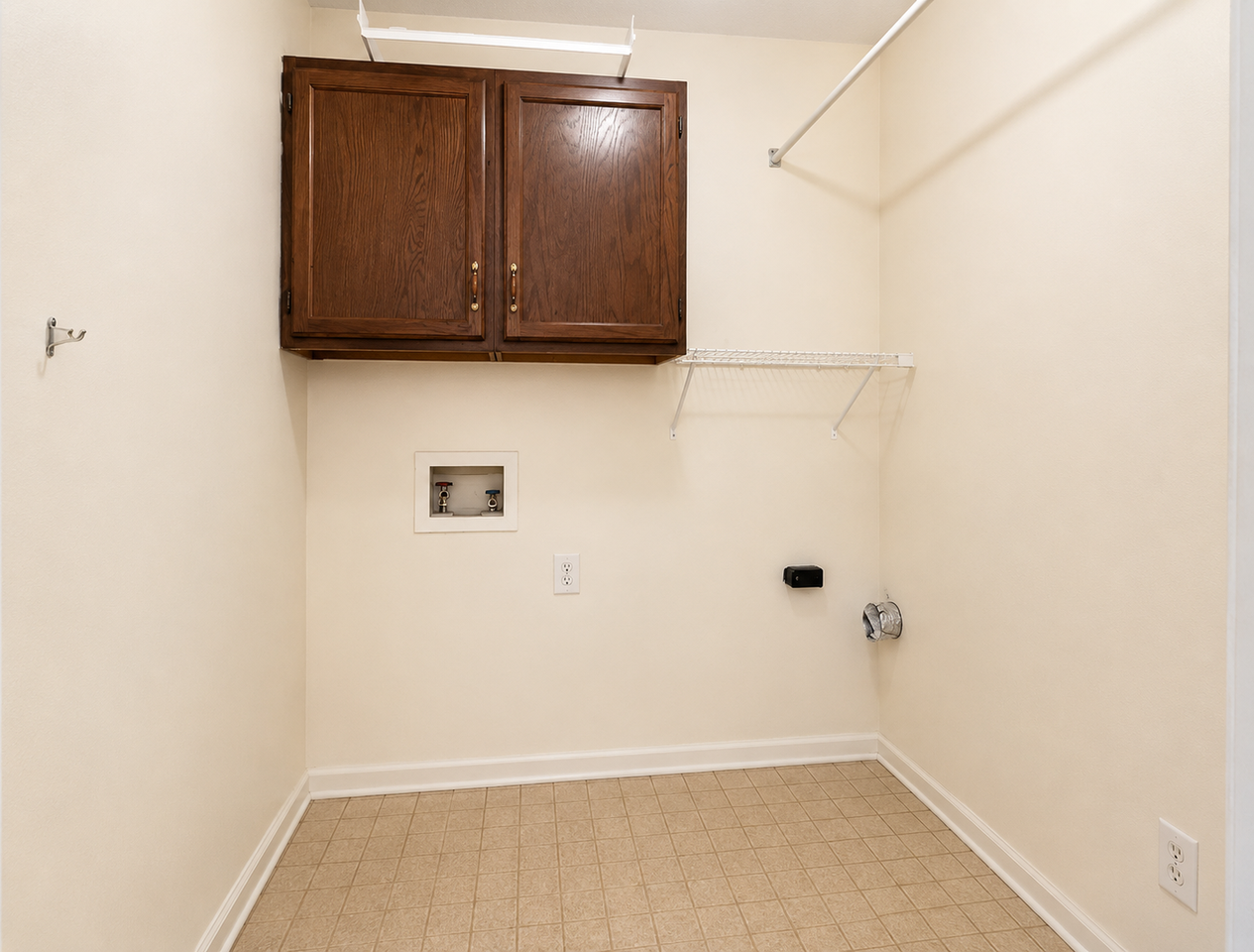 2152 Westbury Ct Sw #1 - Photo 5 of 9
