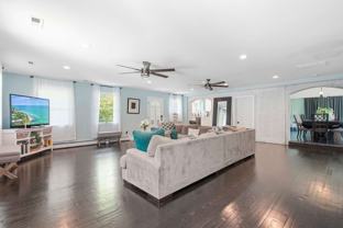 14386 Calvert St - Photo 1 of 1