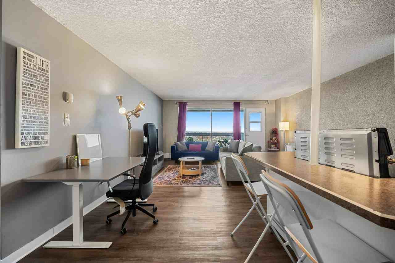 221 6 Ave Se #1472480P - Photo 2 of 36
