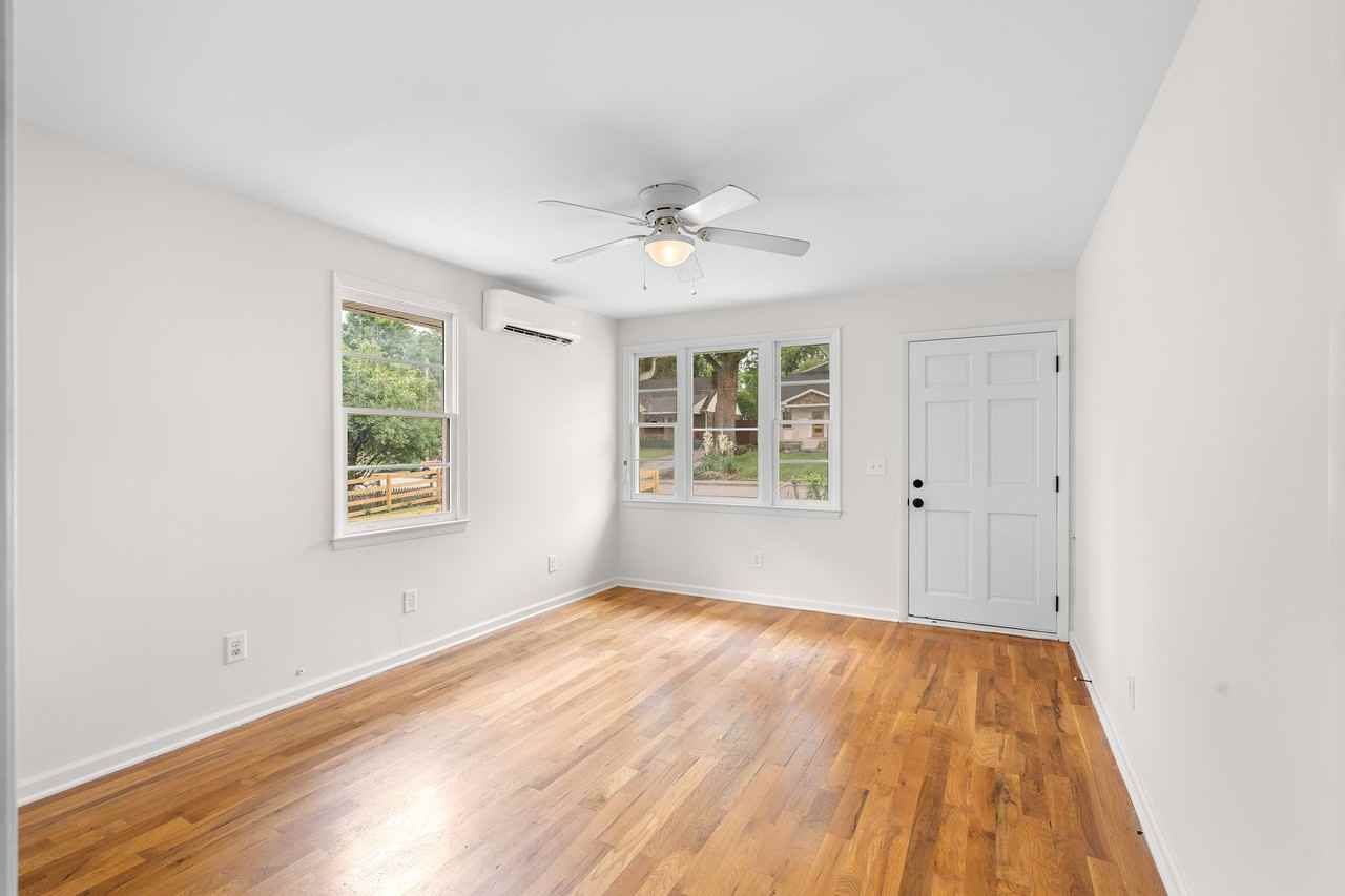 1036 Seymour Ave #A - Photo 4 of 36
