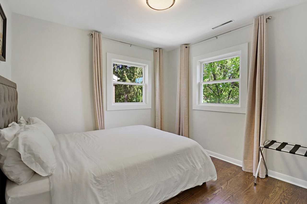 2310 Western Ave #1522267P - Photo 3 of 24