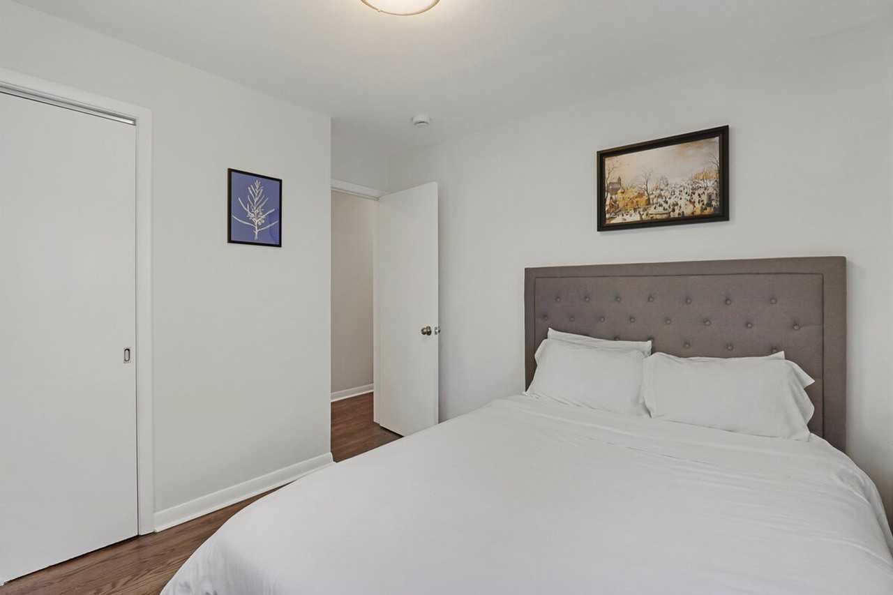 2310 Western Ave #1522267P - Photo 4 of 24