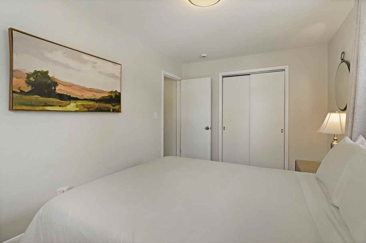 2310 Western Ave #1522267P - Photo 6 of 24