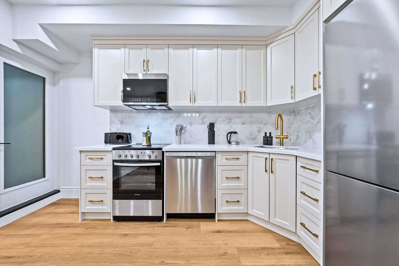 674 Gerrard St E #1557636P - Photo 5 of 14