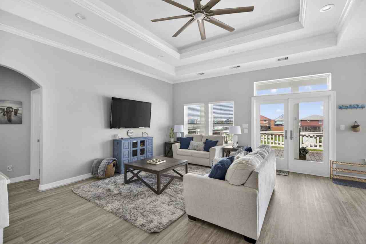 863 S Selwyn Rd #1558167P - Photo 4 of 50
