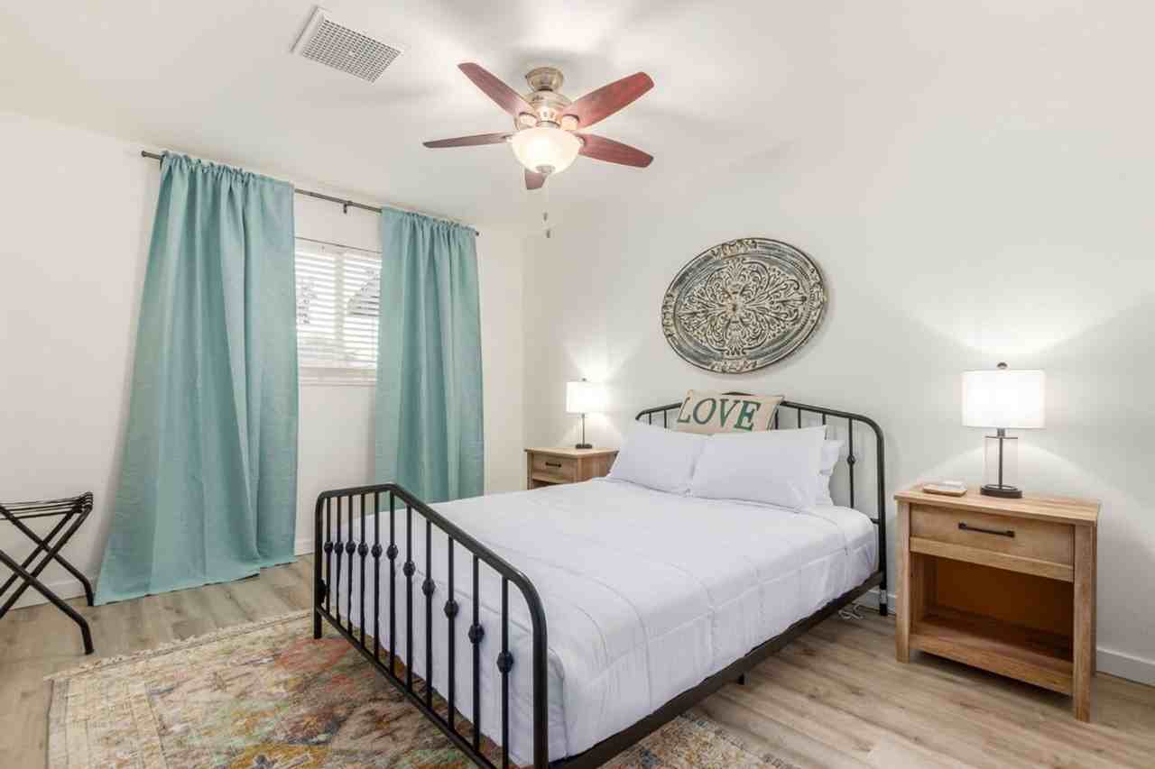 1813 N 75th Pl #1558624P - Photo 6 of 39