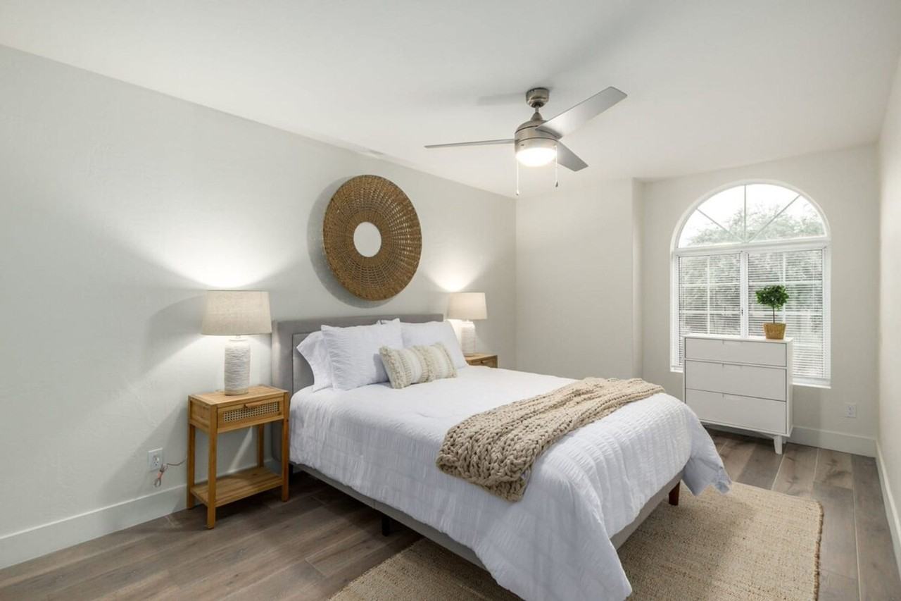 2562 E Lynwood St #1558611P - Photo 6 of 30
