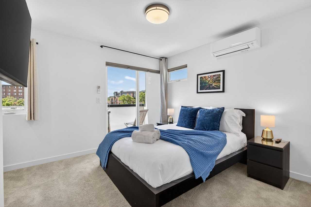 620B 10th Ave E #1562876P - Photo 6 of 36