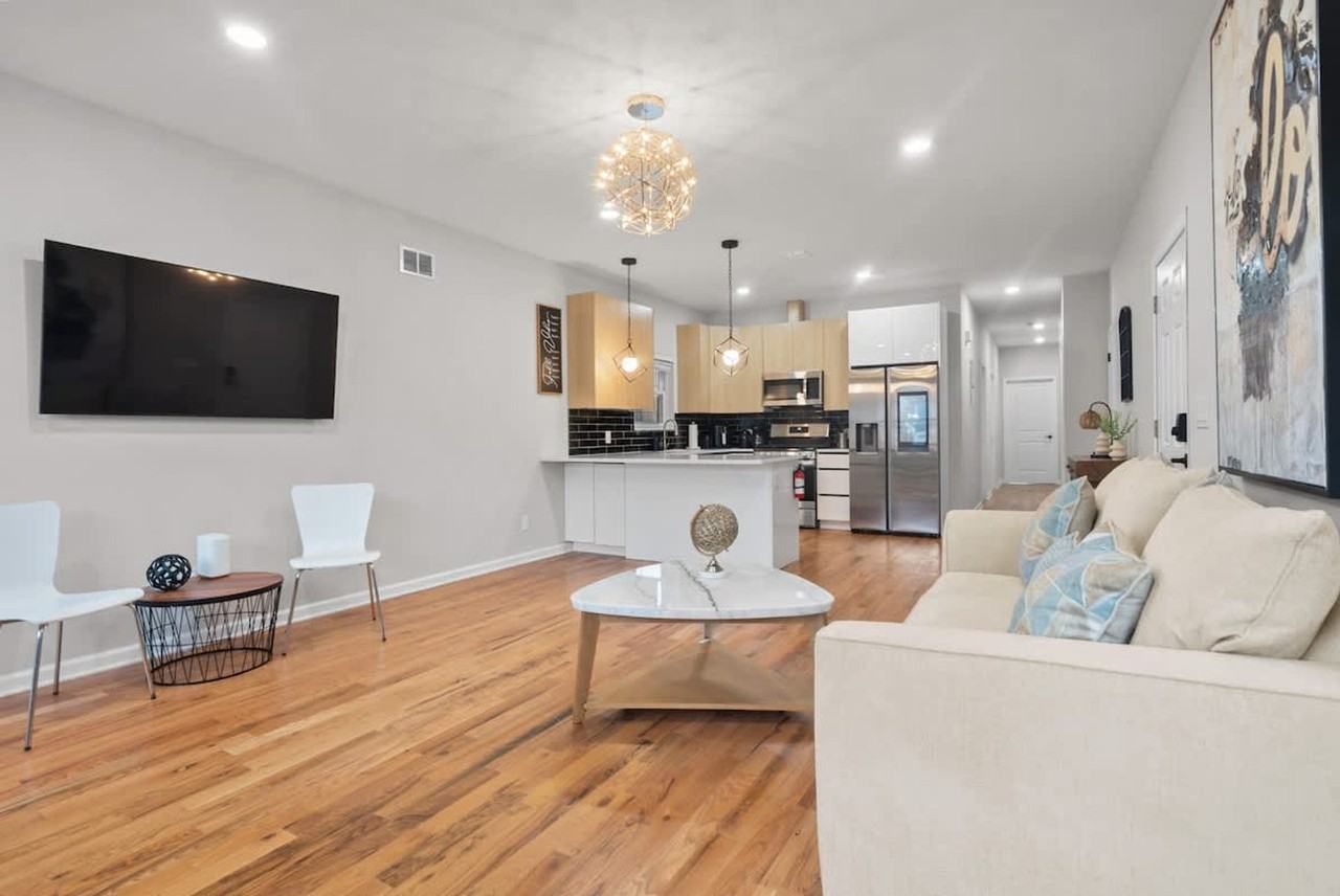 84 Logan Ave #1550138P - Photo 2 of 37