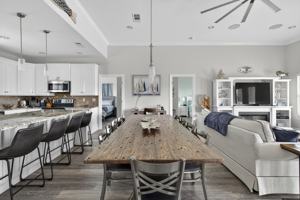 featured image of 956 Biscayne