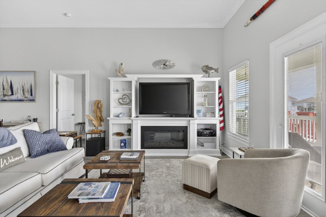956 Biscayne #1560830P - Photo 3 of 50