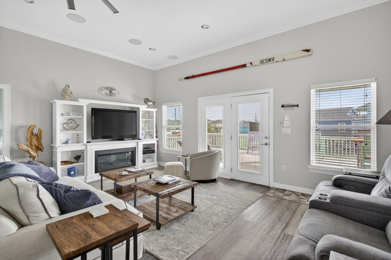 956 Biscayne #1560830P - Photo 4 of 50