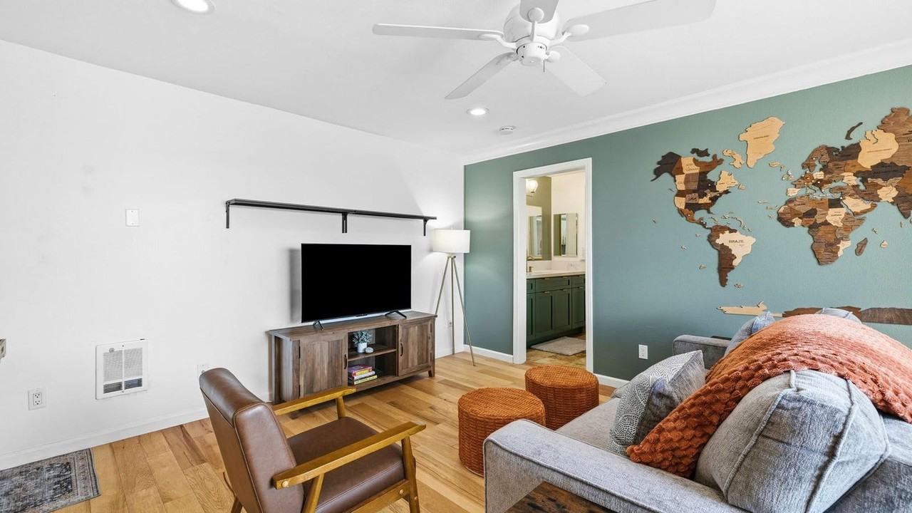 860 Turquoise St #1568497P - Photo 4 of 40