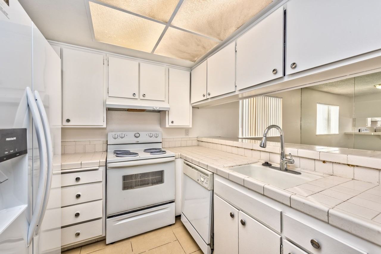 2358 Cardiff Ln #D - Photo 3 of 12