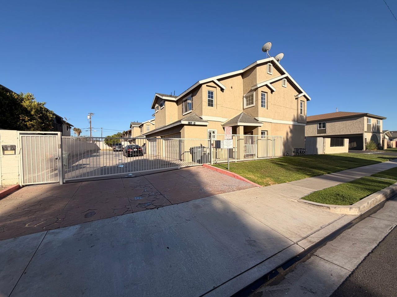5762 Rostrata Ave - Photo 2 of 41