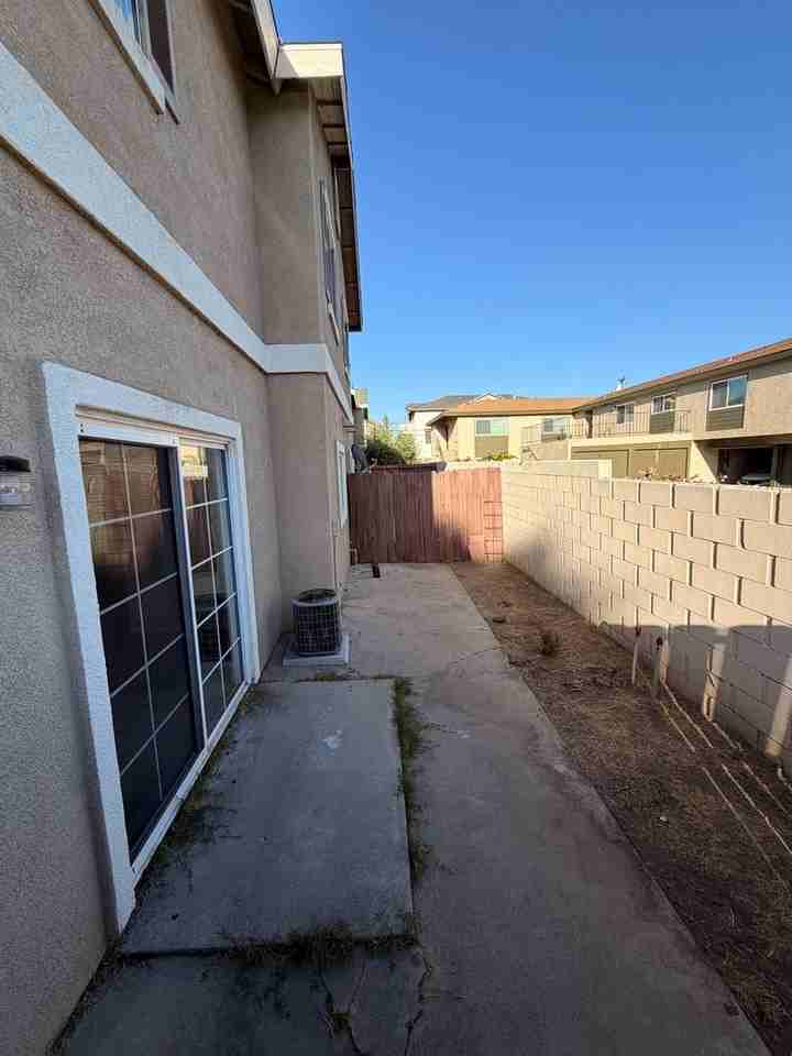 5762 Rostrata Ave - Photo 5 of 41