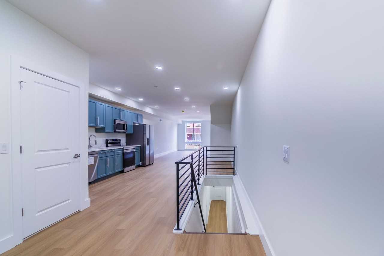 3956 Parrish St - Photo 2 of 38