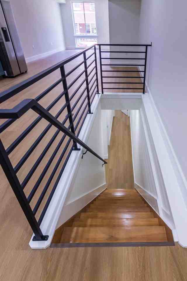 3956 Parrish St - Photo 6 of 38
