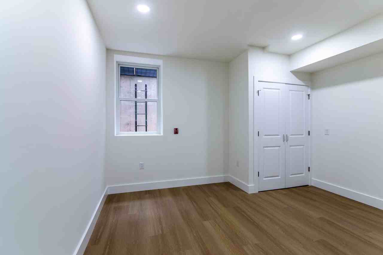 3956 Parrish St - Photo 7 of 38