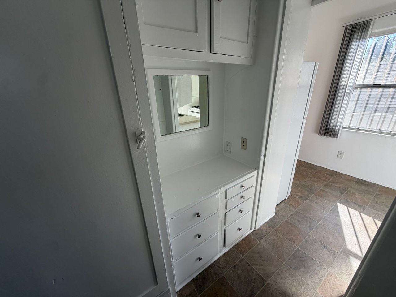 2335 Miramar St - Photo 5 of 9