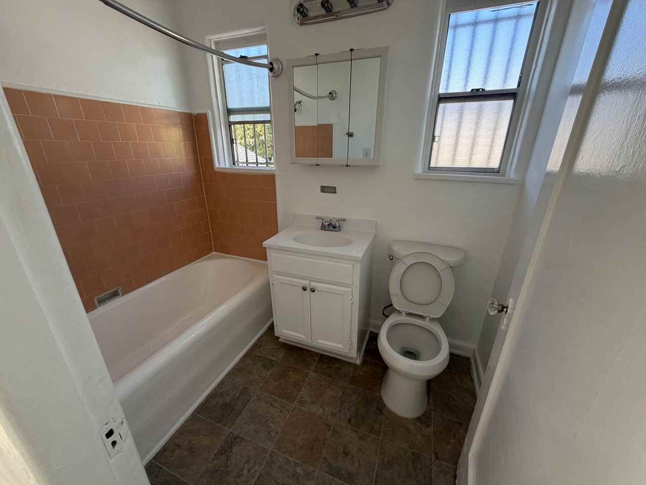 2335 Miramar St - Photo 6 of 9