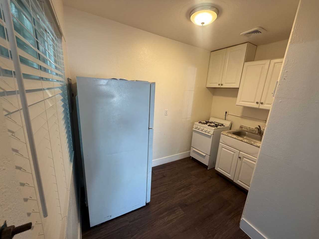 227 S Bonnie Brae St - Photo 3 of 7
