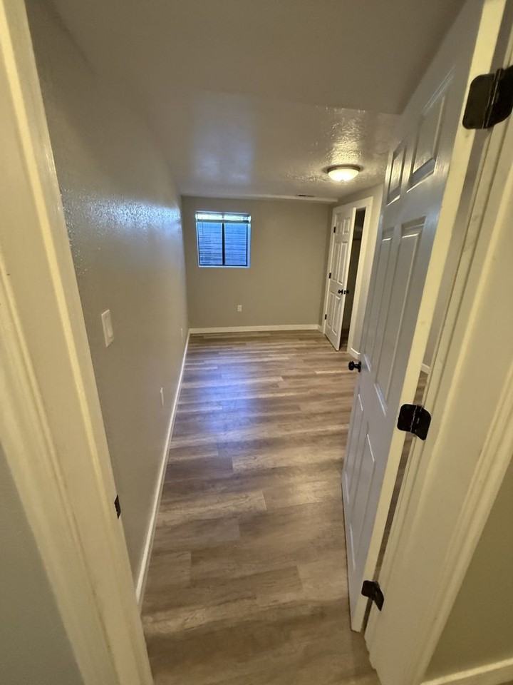 320 N 400 E - Photo 6 of 6