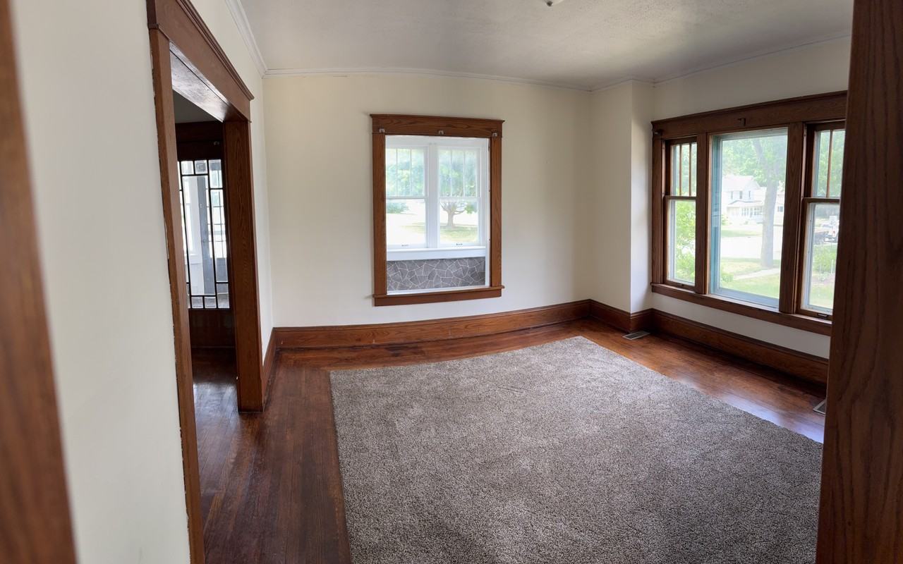 225 North Main Street - Photo 5 of 15