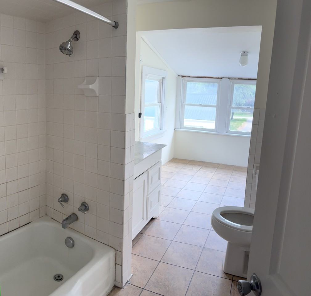 225 North Main Street - Photo 7 of 15