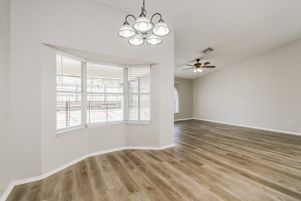 8661 Wellington Loop - Photo 7 of 16