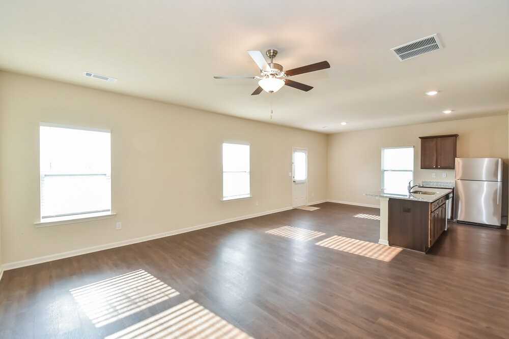 3531 Falconwood Dr - Photo 5 of 17