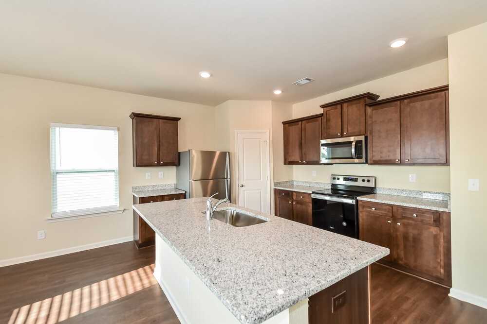 3531 Falconwood Dr - Photo 7 of 17