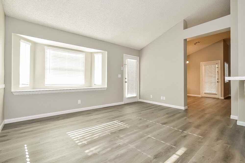 3316 Sturbridge Cir - Photo 6 of 21