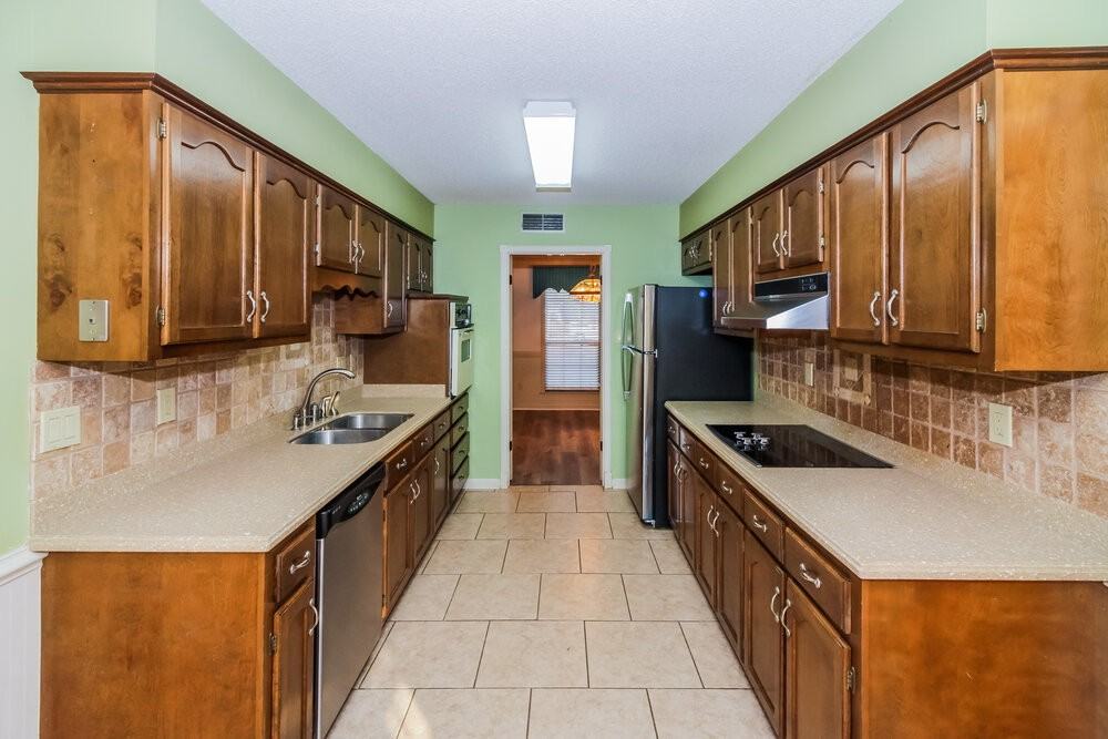 3467 Josee Ln - Photo 7 of 16