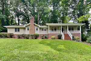 featured image of 3158 Larkspur Cir