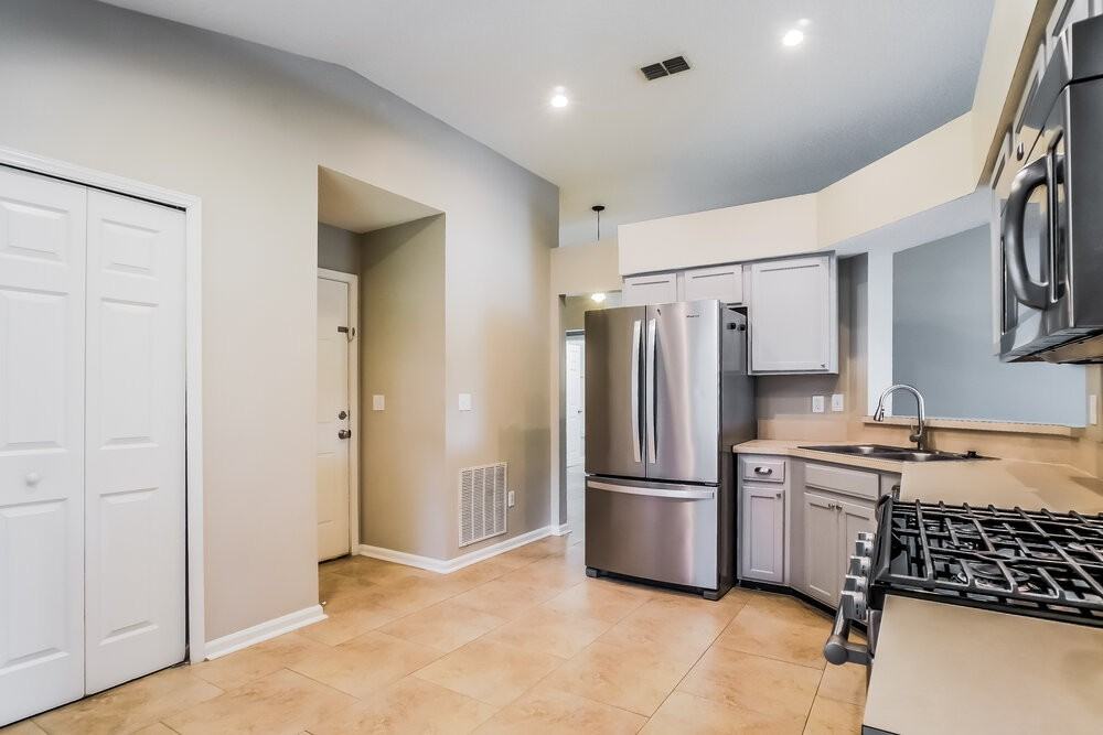 11132 Coldfield Dr - Photo 5 of 16