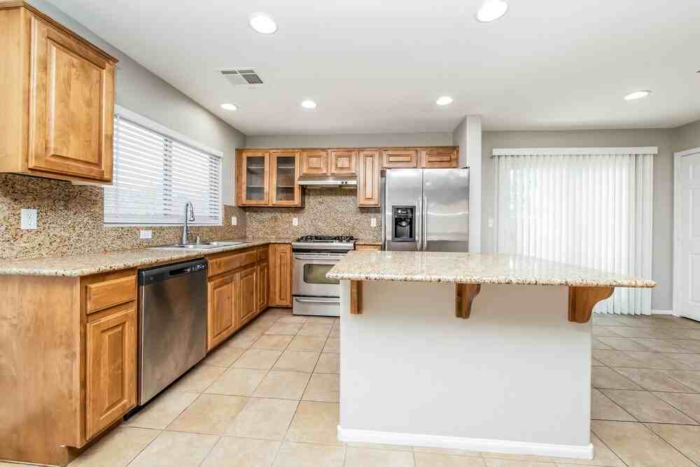 8437 Spencer Canyon St - Photo 7 of 17