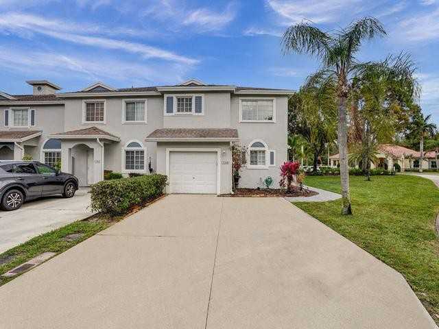 1488 Southwest 47th Avenue - Photo 4 of 8