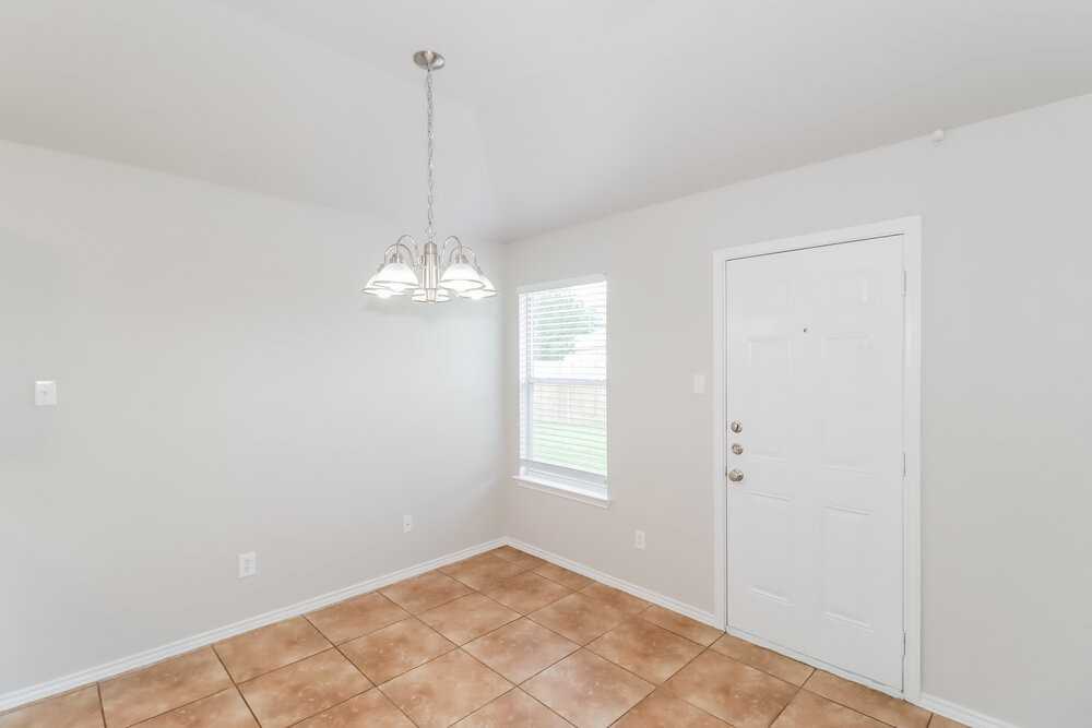 102 Creek Ledge Dr - Photo 5 of 16